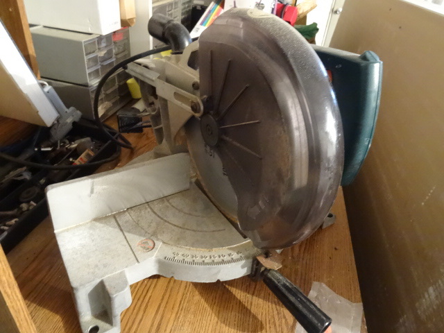 Black and decker 10 Miter Saw