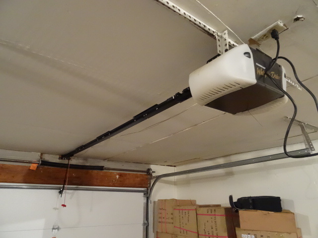 Chamberlin Whisper Drive Garage door opener