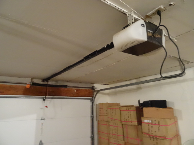 Chamberlin Whisper Drive Garage door opener