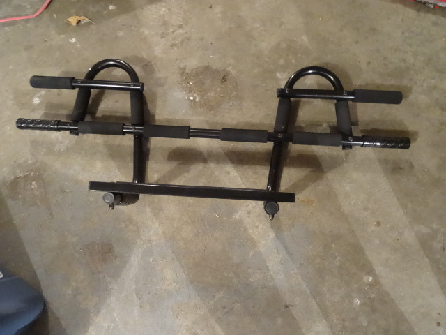 Sit-up and pull up bar