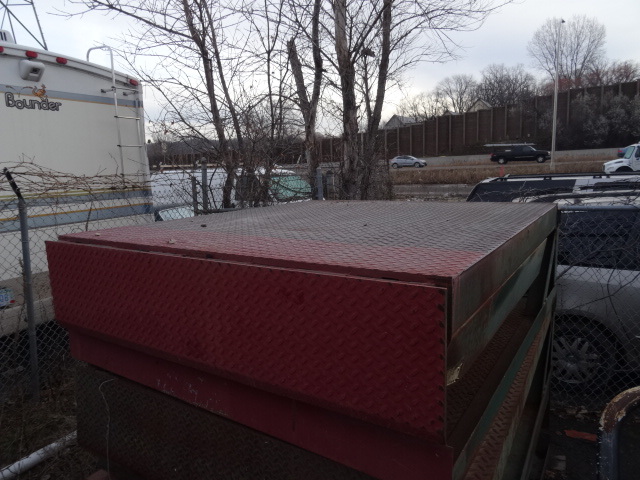 lot 1 image: Kelly Dock Leveler Mechanical