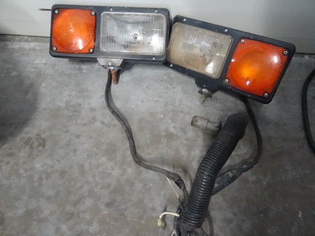 lot 11 image: 2 Grote Universal Snow Plow Lights
