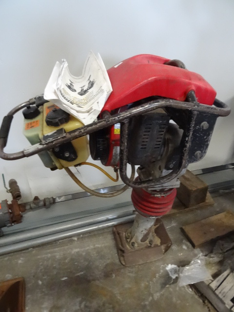 lot 24 image: Stome Model XT728R01 Jumping Jack