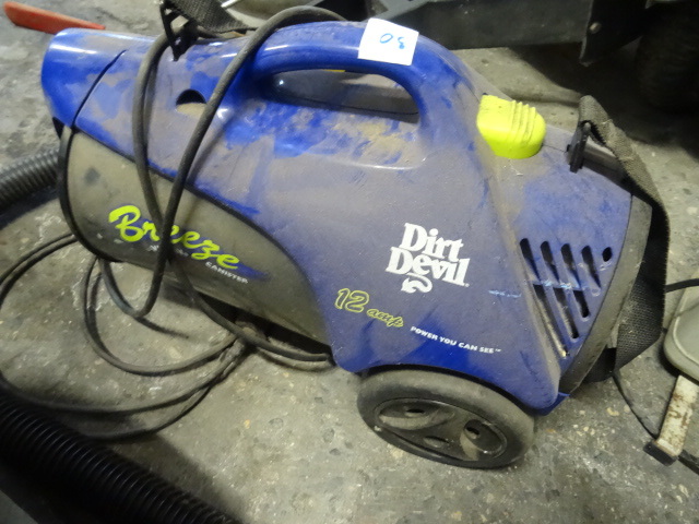 lot 30 image: Dirt Devil Breeze Canister Vacuum