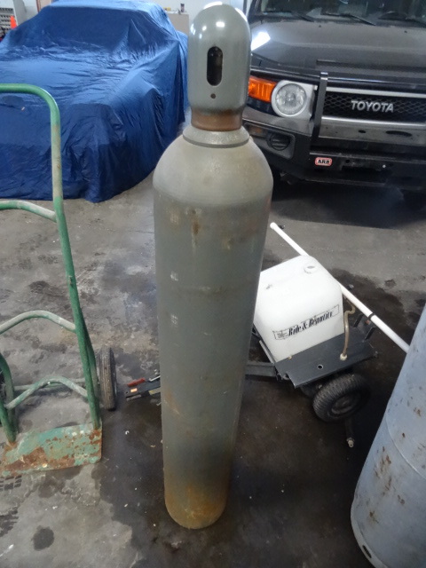 lot 35 image: Large CO2 Tank No Regulator