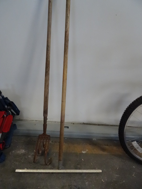 lot 54 image: Floor Squeegee and Garden Cultivator