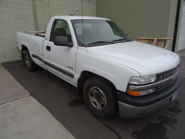 lot 1A image: 2000 Chevy 1500 Pickup