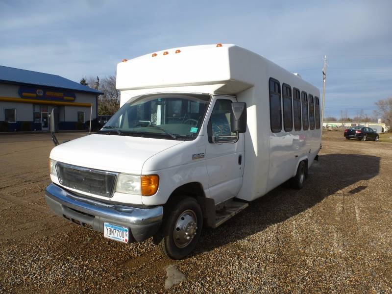 2007 Ford E 450 Shuttle Bus