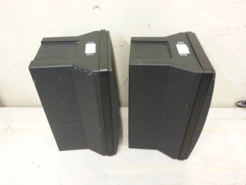 lot 7 image: Yamaha Pro VIII 2 Way Monitors  Speakers