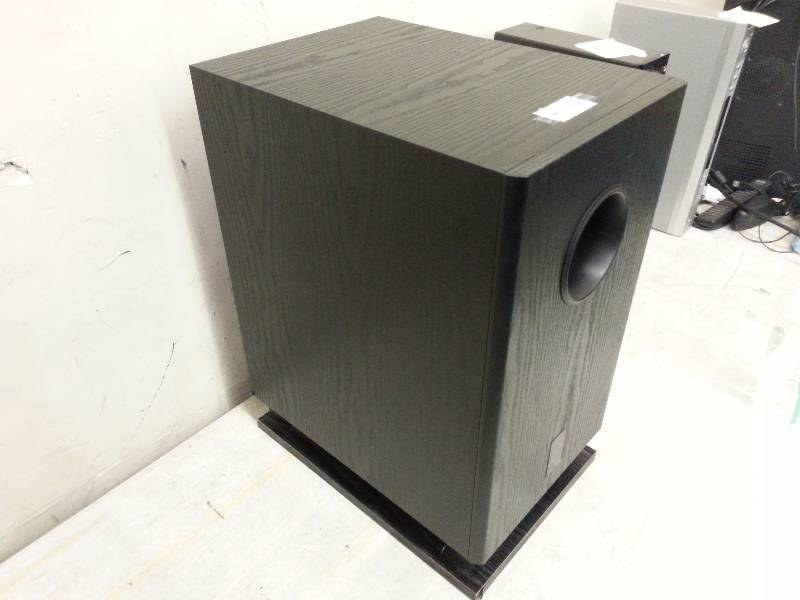 lot 23 image: Onkyo SKW-520 Powered Subwoofer