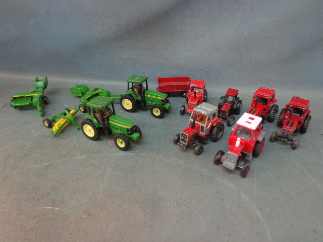 lot 14 image: Toy Tractors & Accessories