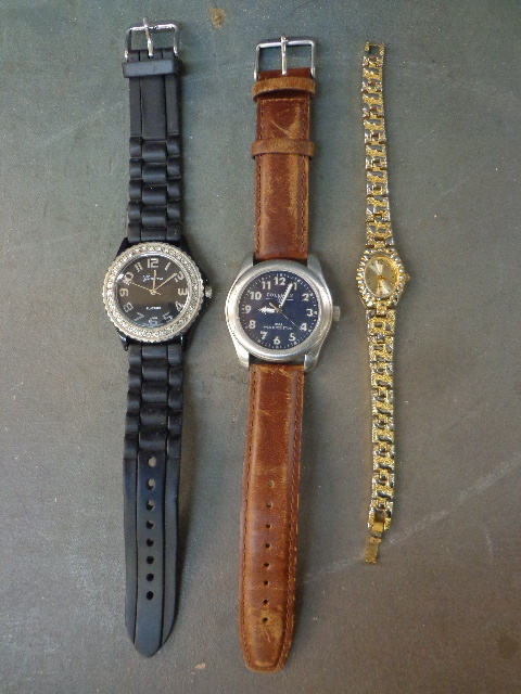 lot 19 image: Womens & 2 Mens Watches