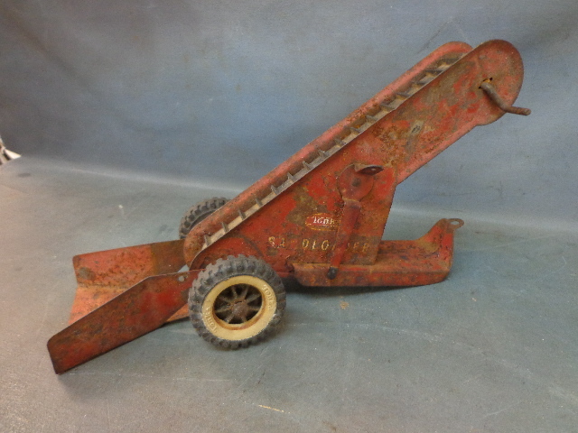 lot 21 image: Tonka Sand Loader