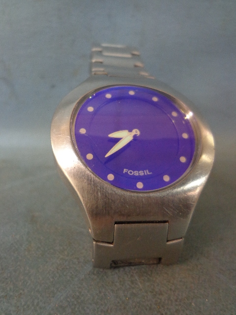 lot 6 image: Mens Fossil Watch & Leather Wallet