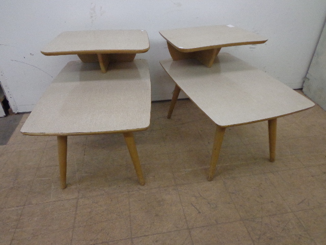 lot 66 image: 2 End Tables