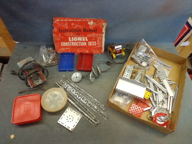 lot 70 image: Lionel Construction Set With Instructions