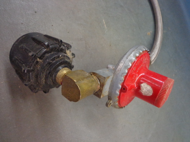 lot 76 image: Regulator Hose Unit