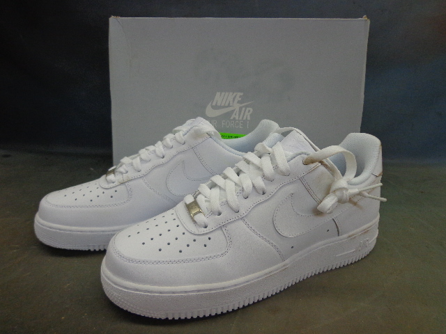 lot 80 image: White Nike Air Force I Tennis Shoes