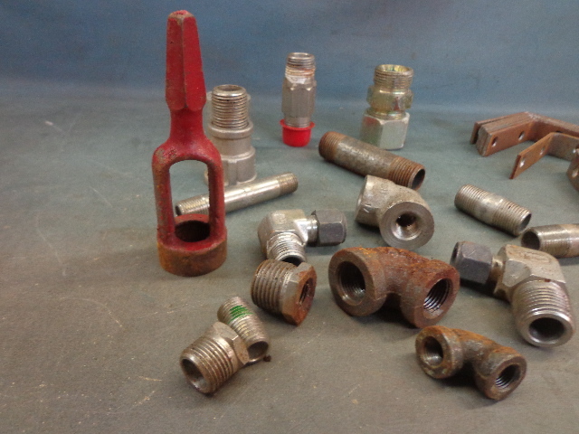 lot 94 image: Nippels, 90s, Brackets & More