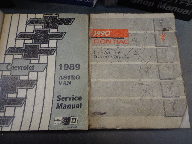 lot 98 image: 6 Auto Manuals
