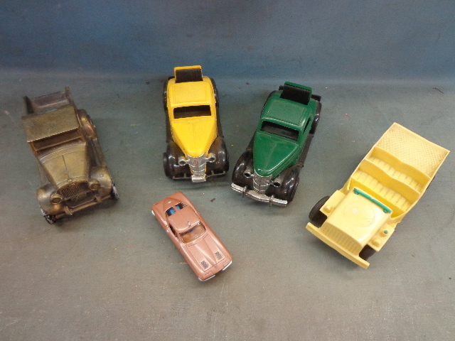 lot 105 image: Old Toy Cars