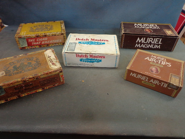 lot 107 image: 5 Old Cigar Boxes