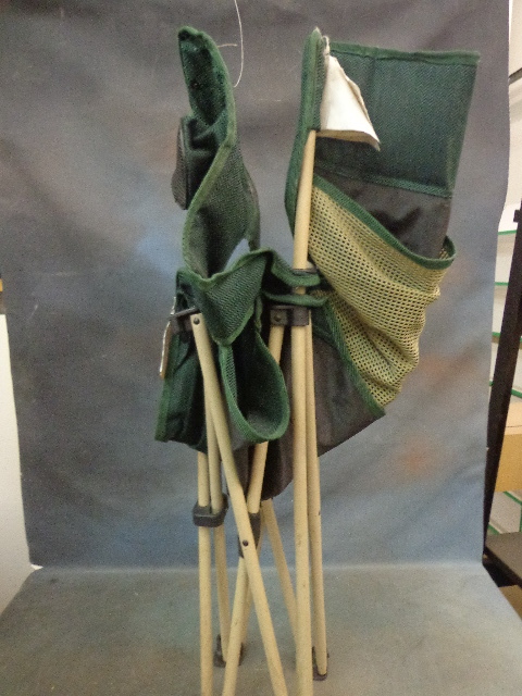 lot 115 image: Green Collapsible CampingLawn Chiar