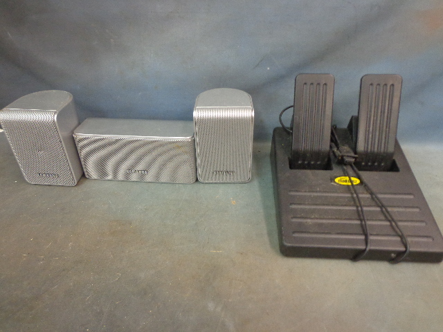 lot 120 image: Team Mad Catz Pedal Game For PC & Samsung Speaker System