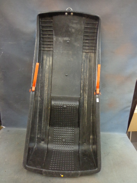 lot 126 image: Sled
