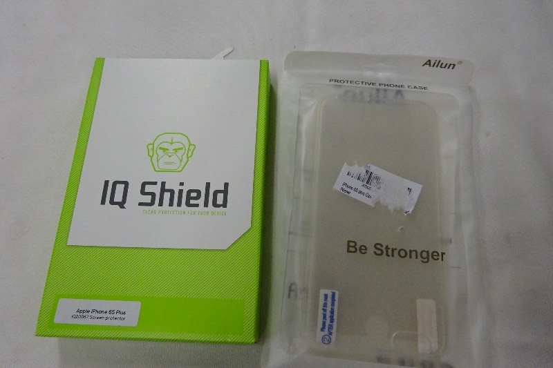 1 Phone case and 1 Screen protector IPhone 6 plus