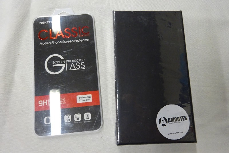1 Phone case and 1 Screen protector IPhone 6 plus