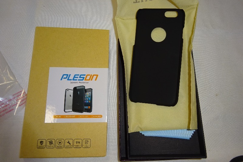 1 Phone Case and 1 Screen Protector for IPhone 6