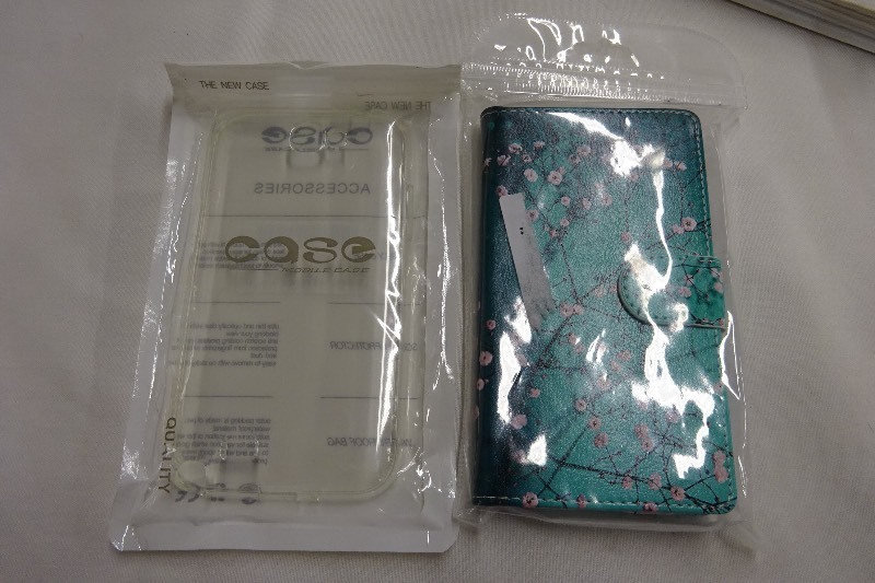 1 Phone case and 1 screen protector for Note 2