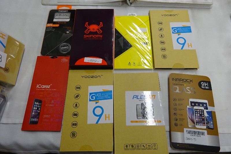 8 Screen protectors for Nexus 5x