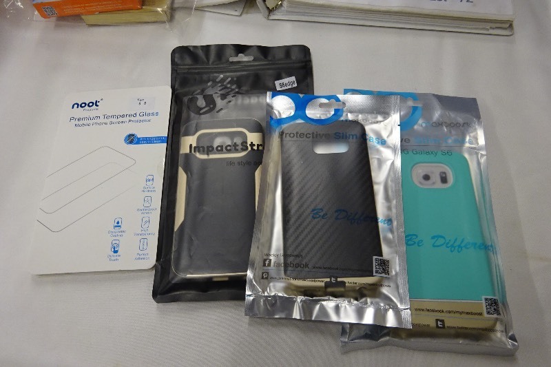 2 Phone cases and 1 screen Protector Galaxy S6