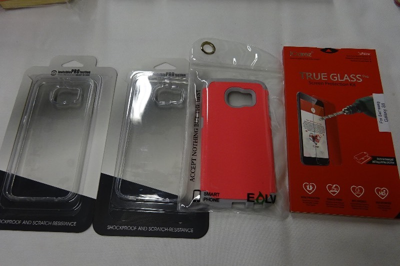 3 Phone cases and 1 screen protector for Galaxy S6