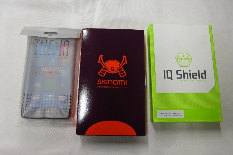 1 Phone case and 2 Screen protectors for Lumina 950XL