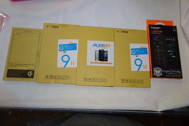 1 Phone case and 3 Screen protectors for LG V10