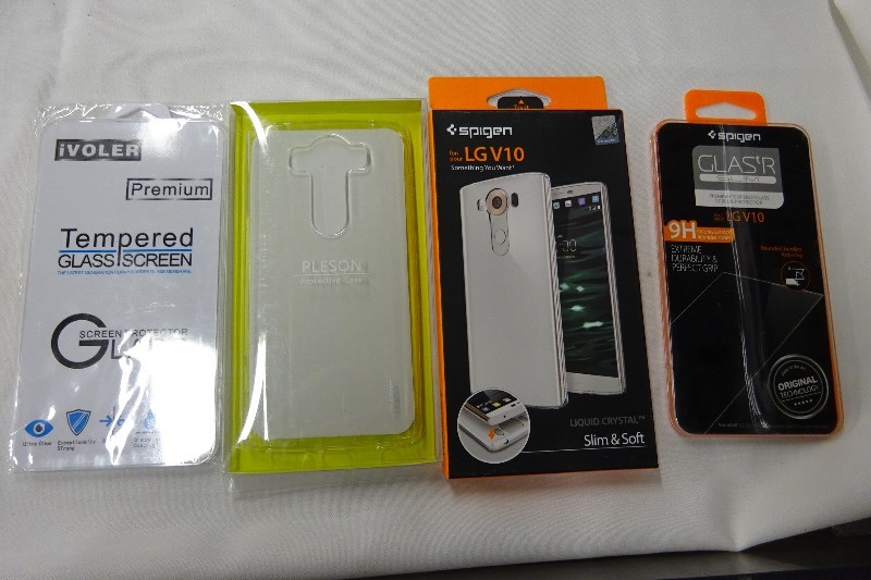 2 Phone cases and 2 screen protectors for LG V10