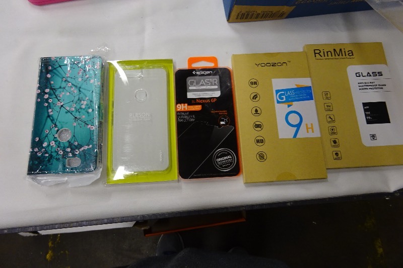 2 Phone cases and 3 screen protectors for Nexus 6