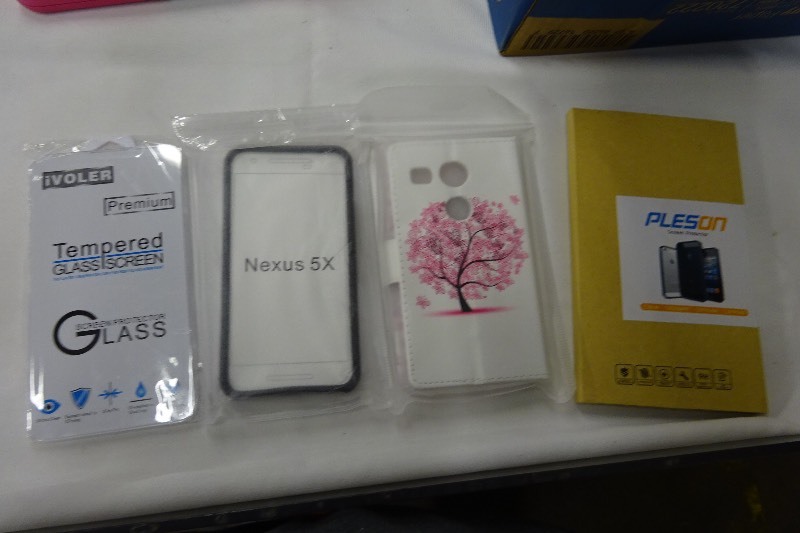 2 Phone cases and 2 Screen protectors for Nexus 5X