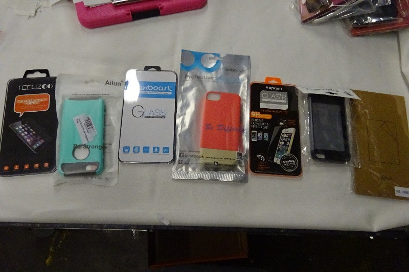 3 Phone cases and 4 Screen protectors for IPhone 5S