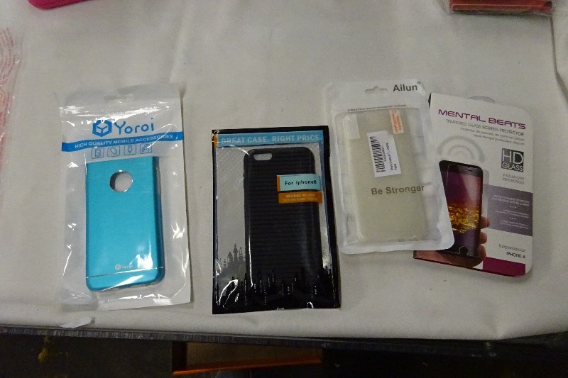 2 Phone cases and 1 Screen protector IPhone 6