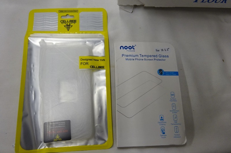 1 Screen protector and 1 phone case for IPhone 6 Plus