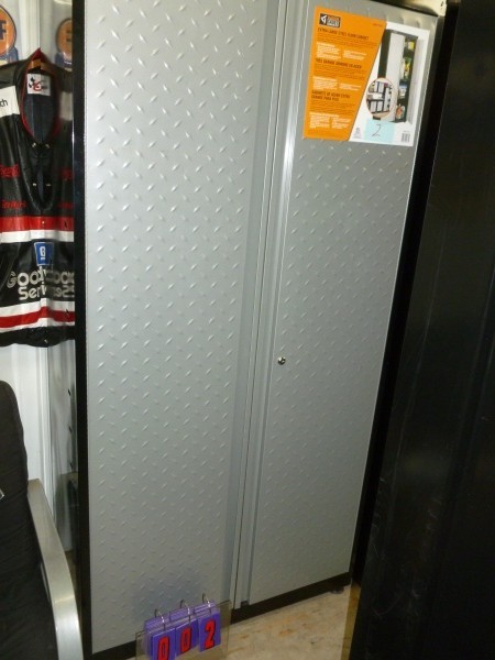 SnS Auctions # 193 Benches,cabinets & misc. tools.