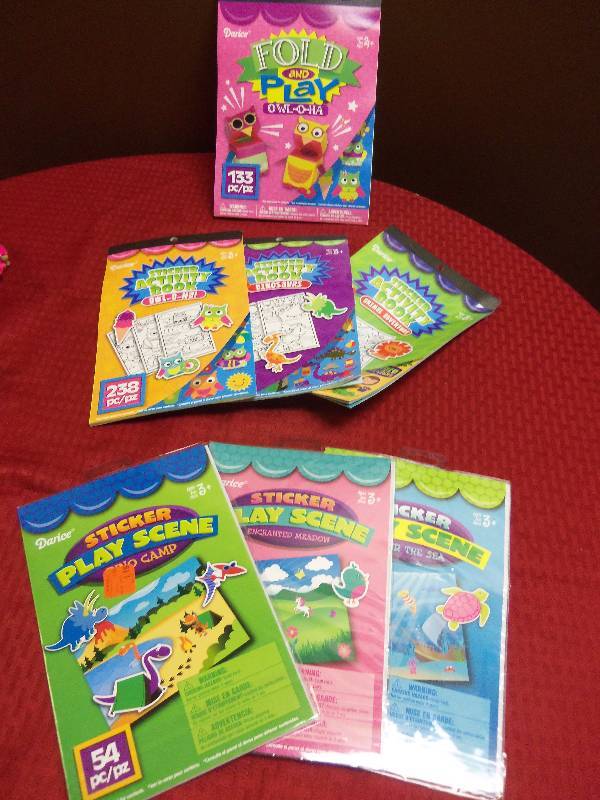 lot 77 image: ActivitySticker Books
