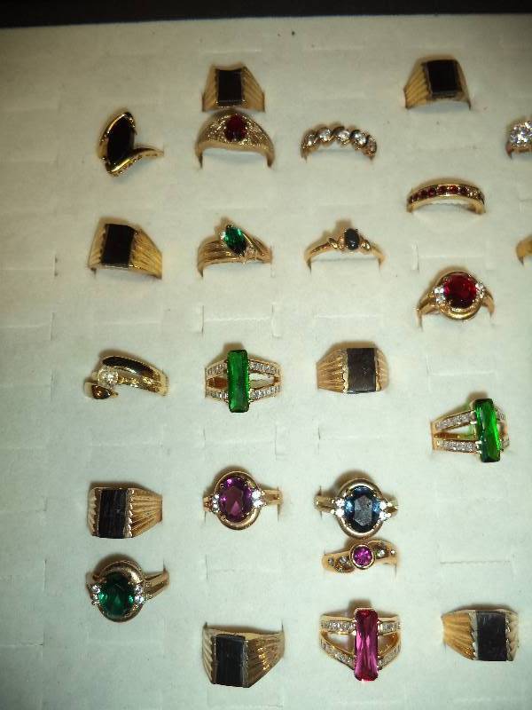 Lot - Womens  Costume Jewelry Rings