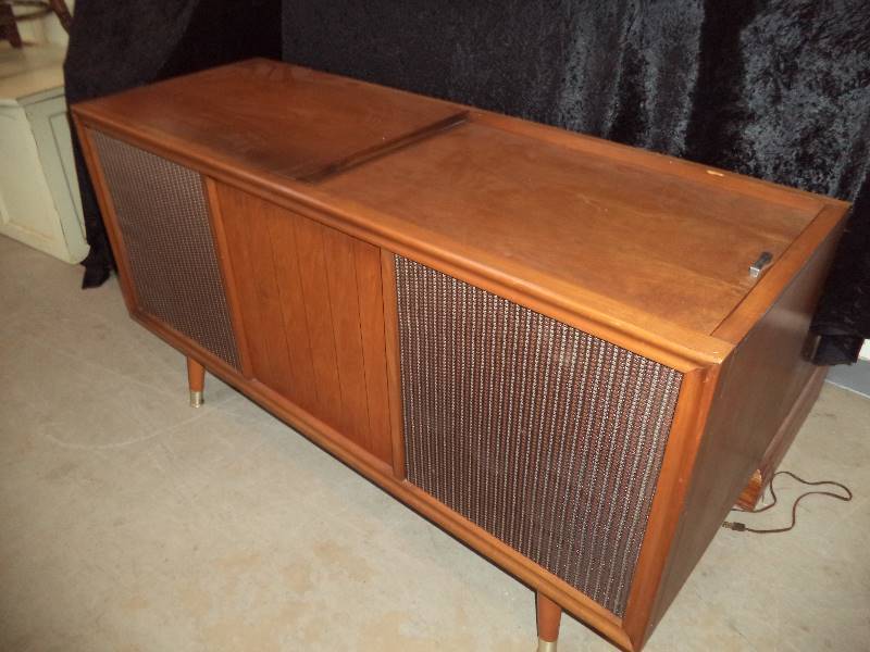 Danish Modern RCA Victor Stereo
