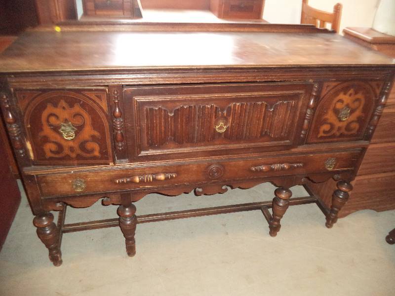 Wood Side Buffet