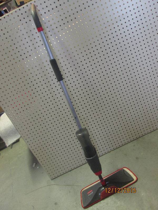 lot 15 image: Rubbermaid Model # FG1M15PQGRYRD  R...